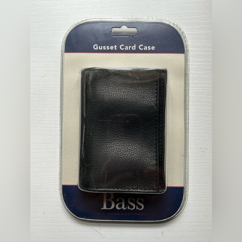 NIB NWT Bass black wallet